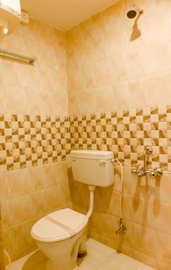 غاواهاتي Hotel Mm المظهر الخارجي الصورة